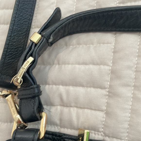 Michael Kors purse - Picture 3 of 7